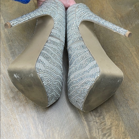 Steve Madden Dyvinal Silver Pewter Studded Embellished Platform High Heels - Picture 8 of 10